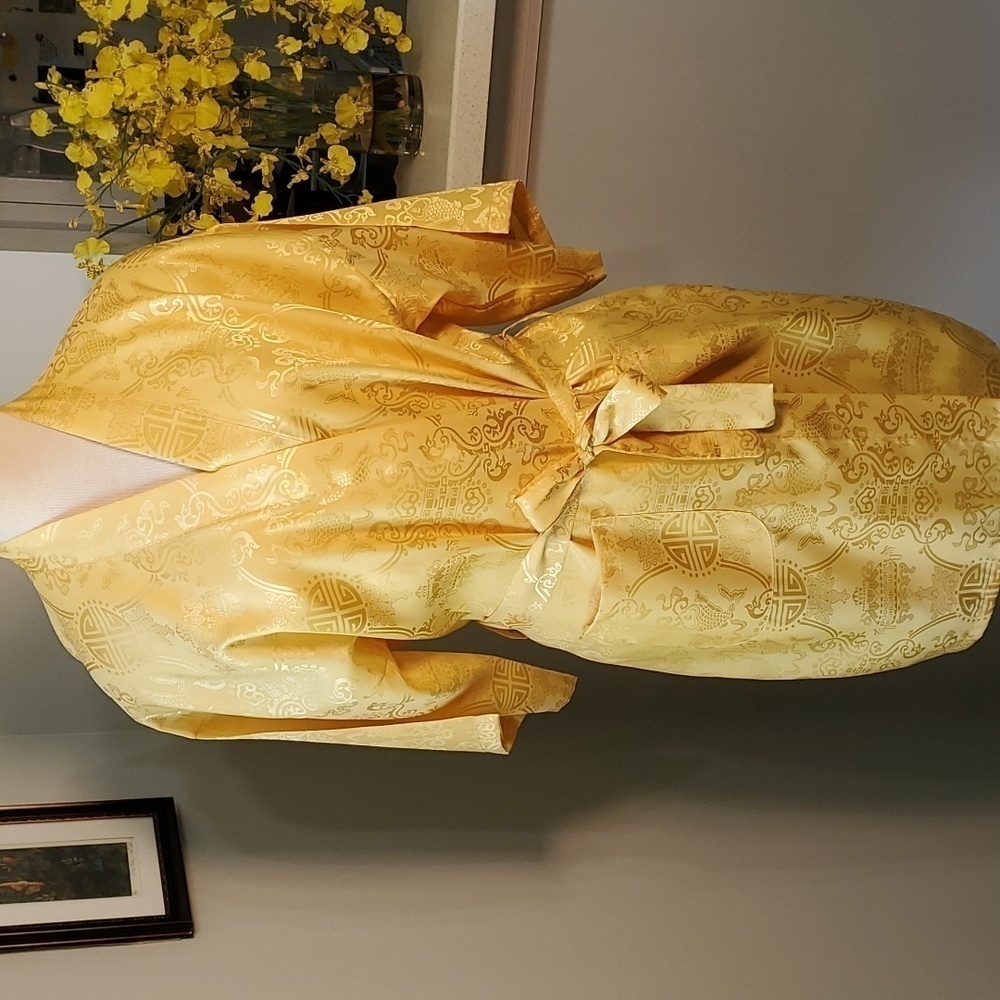 Kimono silky golden color robe. One size.  With tie. Shorter sleeve. Asian style